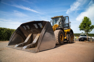 940 loader with bucket